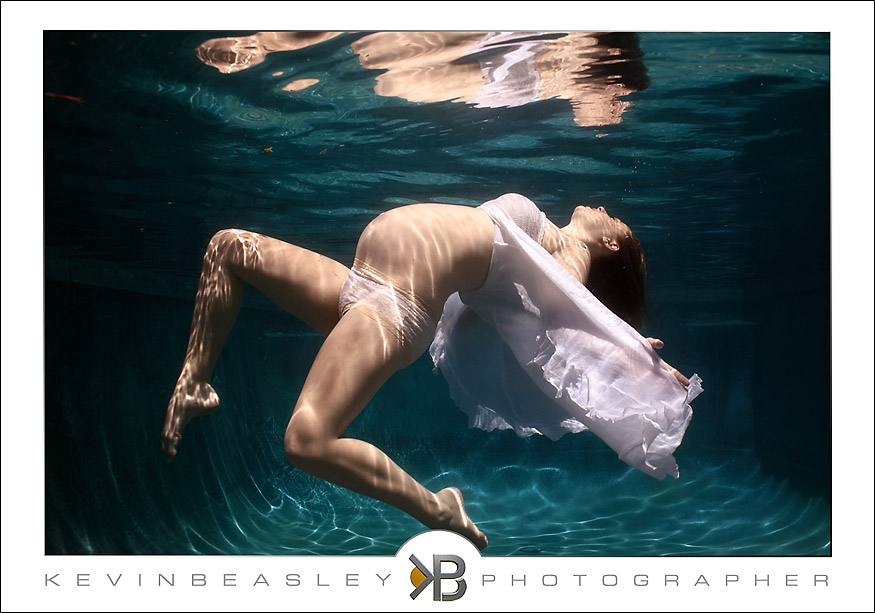underwater-maternity,maternity-photographer,kevin-beasley,unique-maternity-photography,mommy-to-be,unconventional-maternity-pictures,amazing-maternity-pictures,the-best-maternity-pictures,maternity-poses,7734