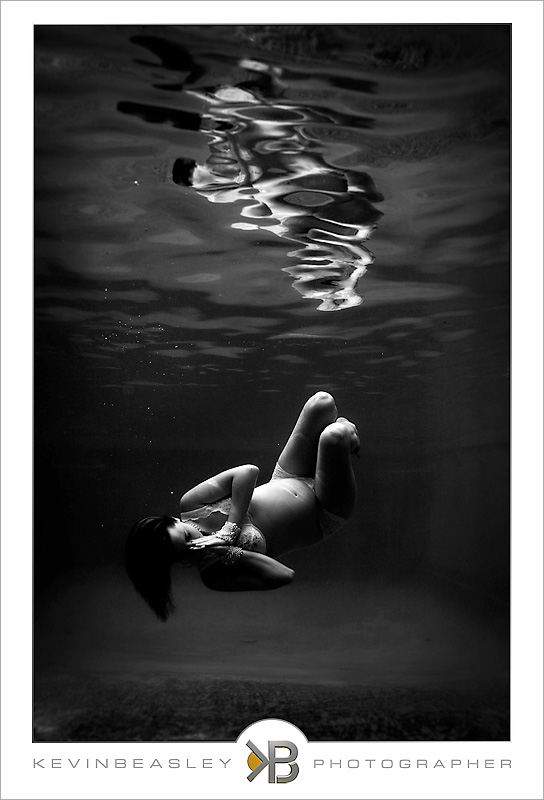 underwater-maternity,maternity-photographer,kevin-beasley,unique-maternity-photography,mommy-to-be,unconventional-maternity-pictures,amazing-maternity-pictures,the-best-maternity-pictures,maternity-poses,8155