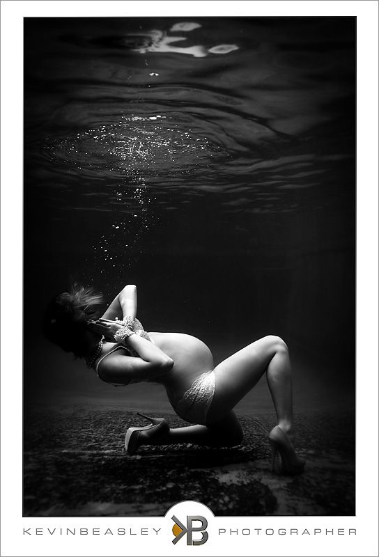 underwater-maternity,maternity-photographer,kevin-beasley,unique-maternity-photography,mommy-to-be,unconventional-maternity-pictures,amazing-maternity-pictures,the-best-maternity-pictures,maternity-poses,8164